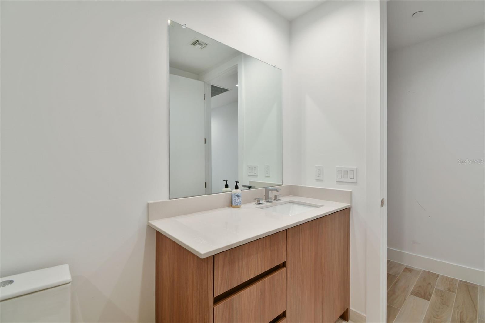 Image 52 of 98 For 5120 Marina Way 15005