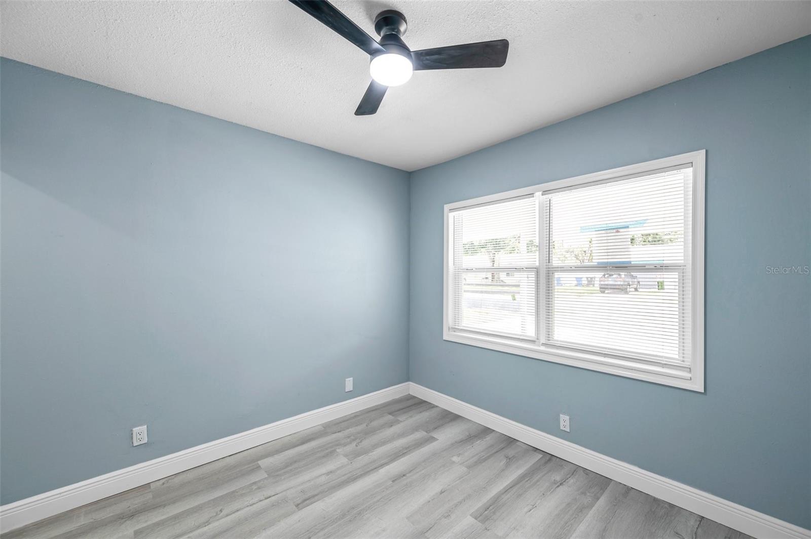 Listing photo id 19 for 5709 Charles Drive