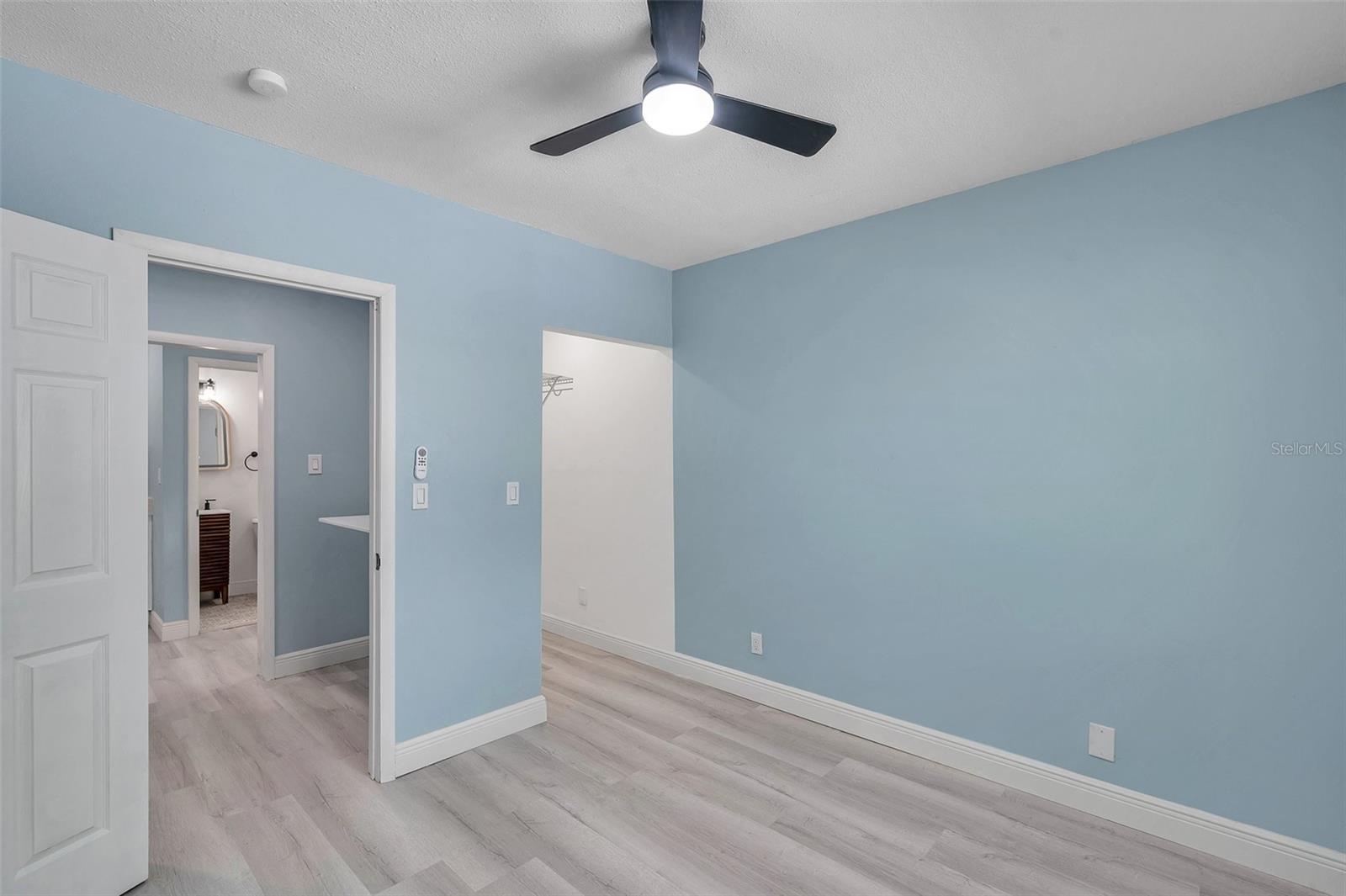 Listing photo id 20 for 5709 Charles Drive