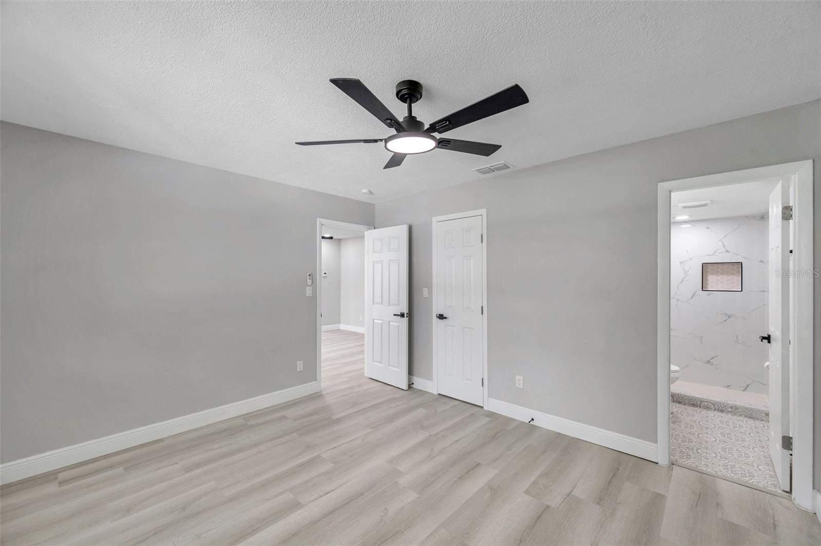 Listing photo id 26 for 5709 Charles Drive