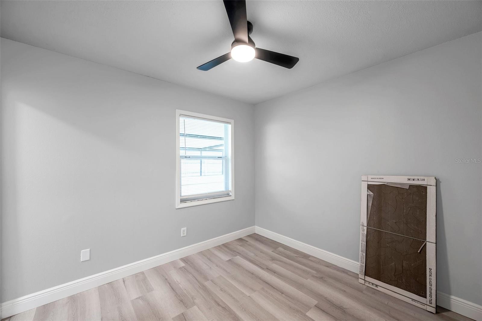 Listing photo id 35 for 5709 Charles Drive