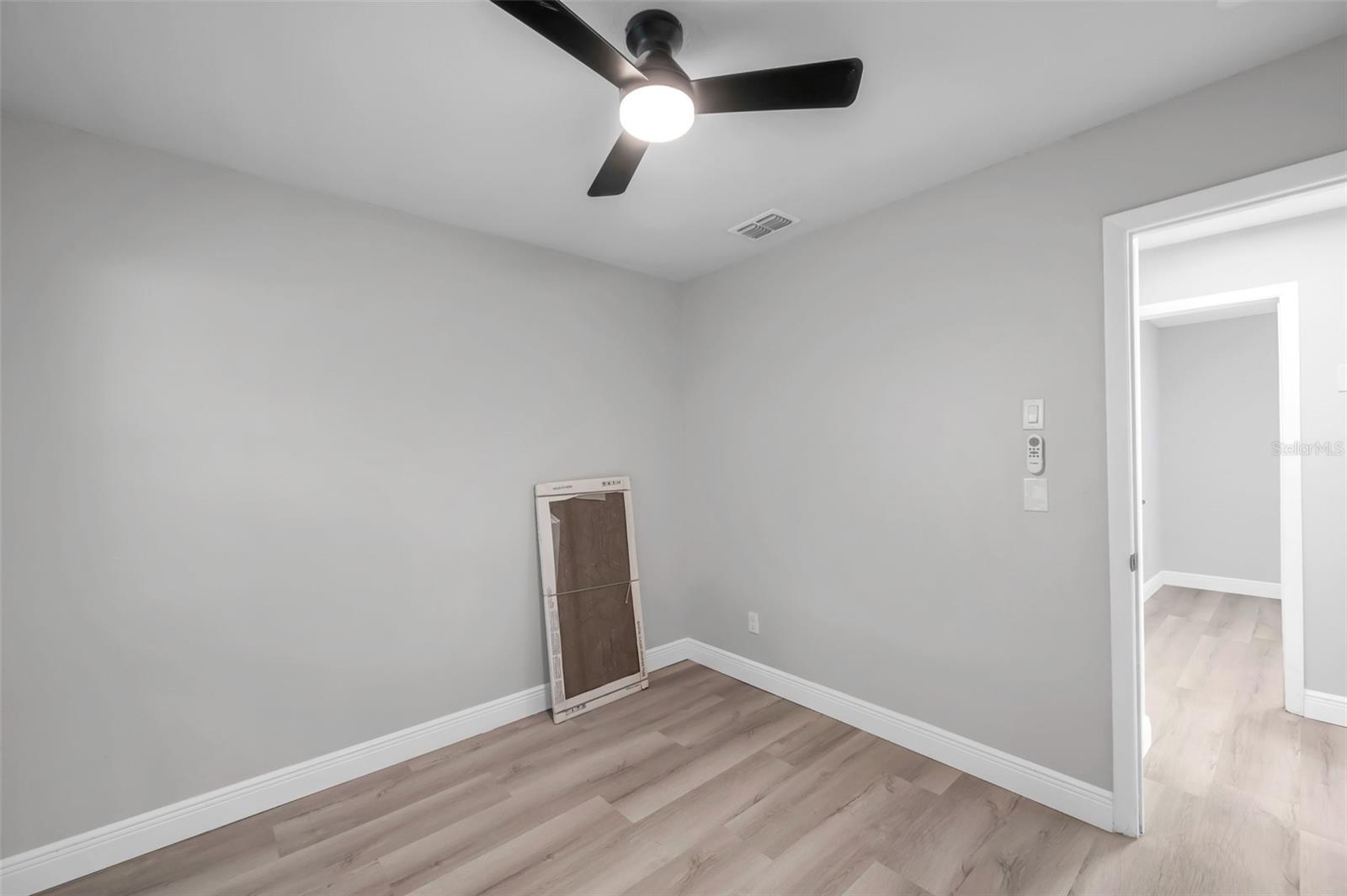 Listing photo id 38 for 5709 Charles Drive