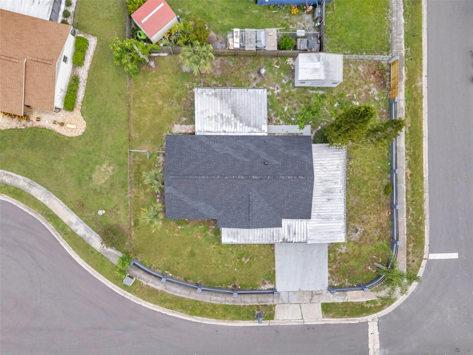 Listing photo id 50 for 5709 Charles Drive