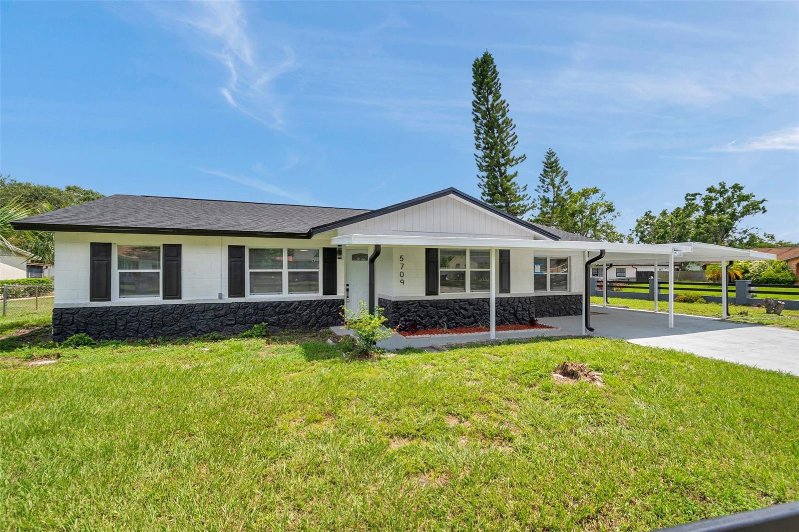 Listing photo id 51 for 5709 Charles Drive