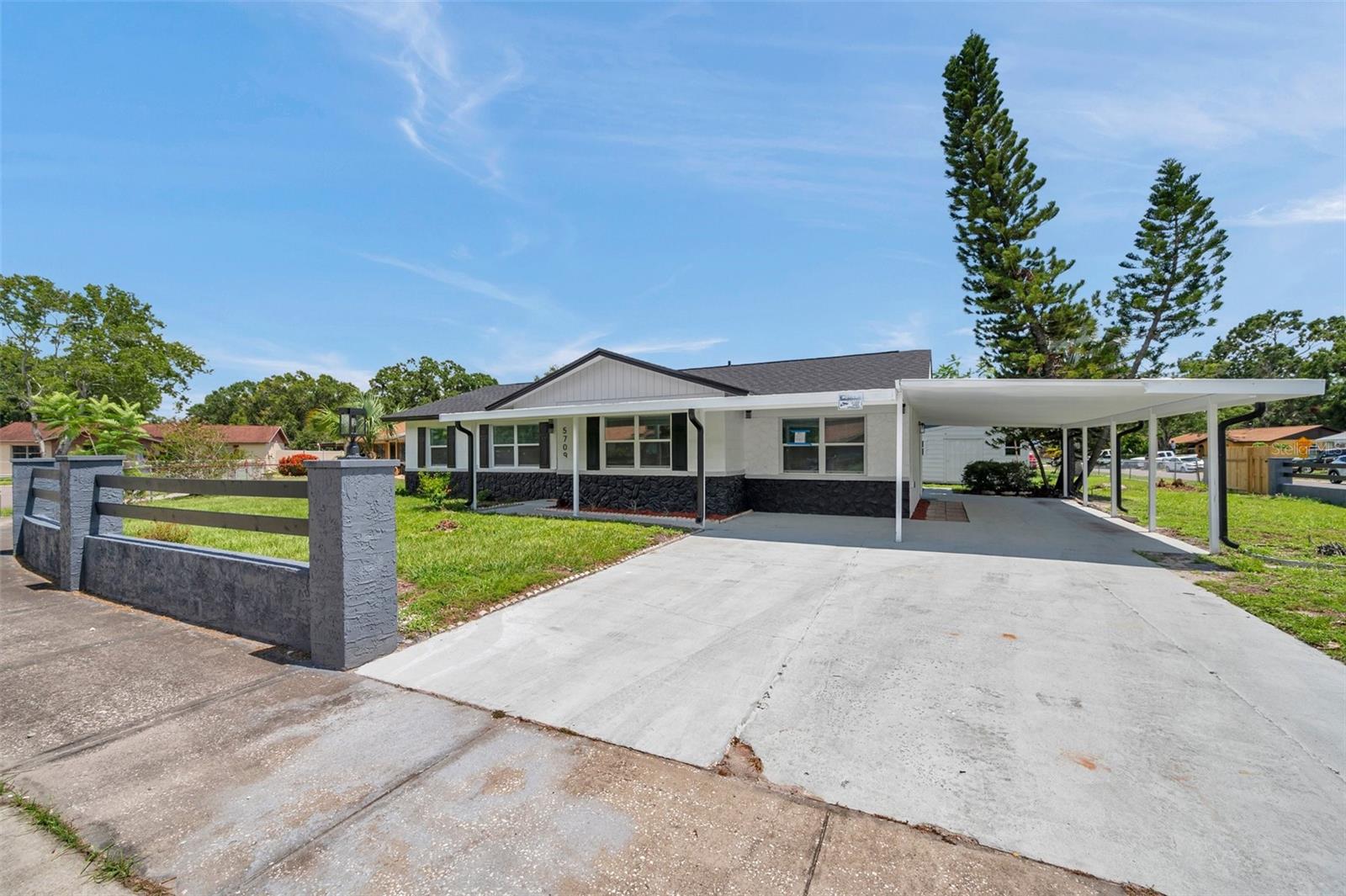 Listing photo id 53 for 5709 Charles Drive