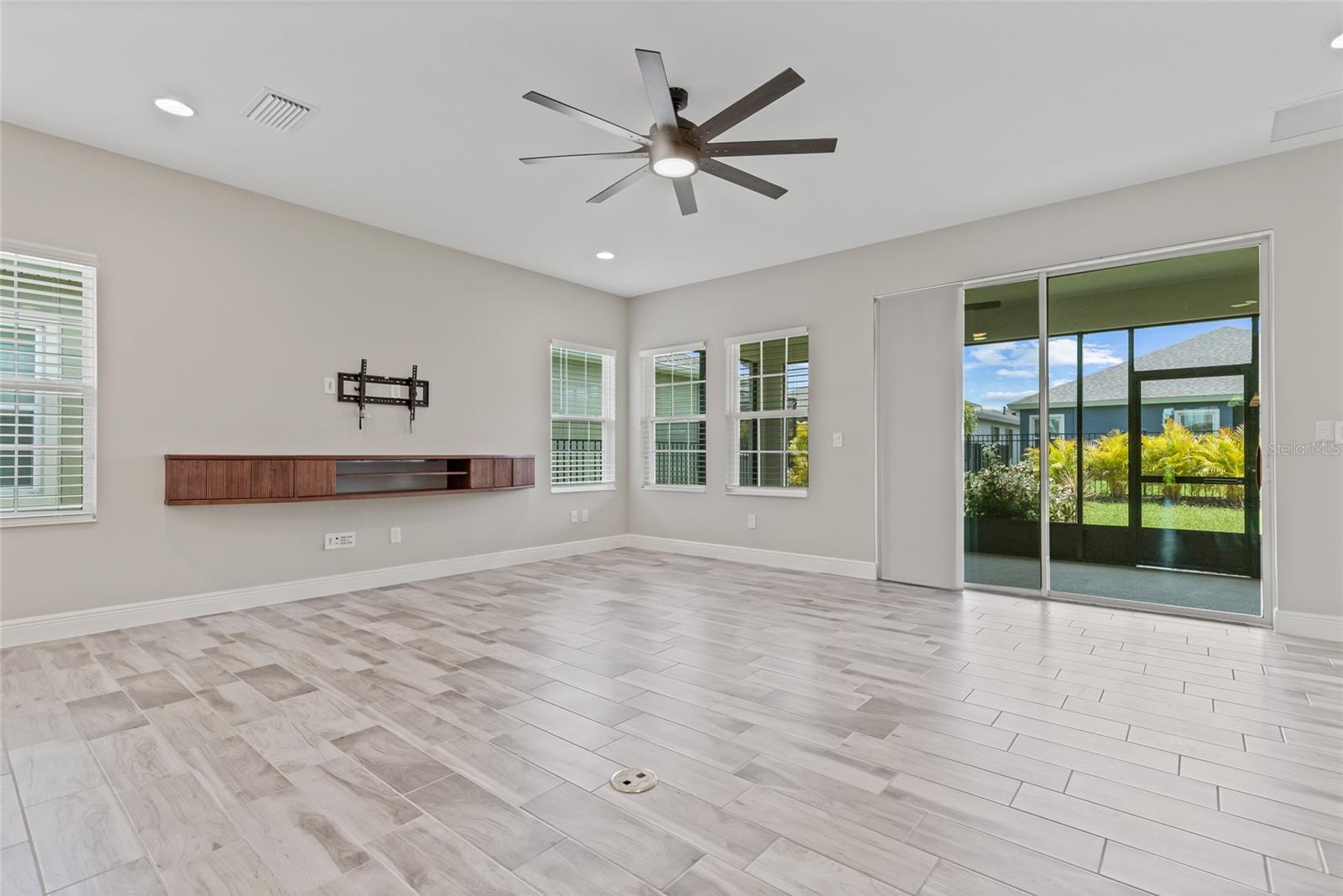 Image 10 of 60 For 5607 Limelight Drive