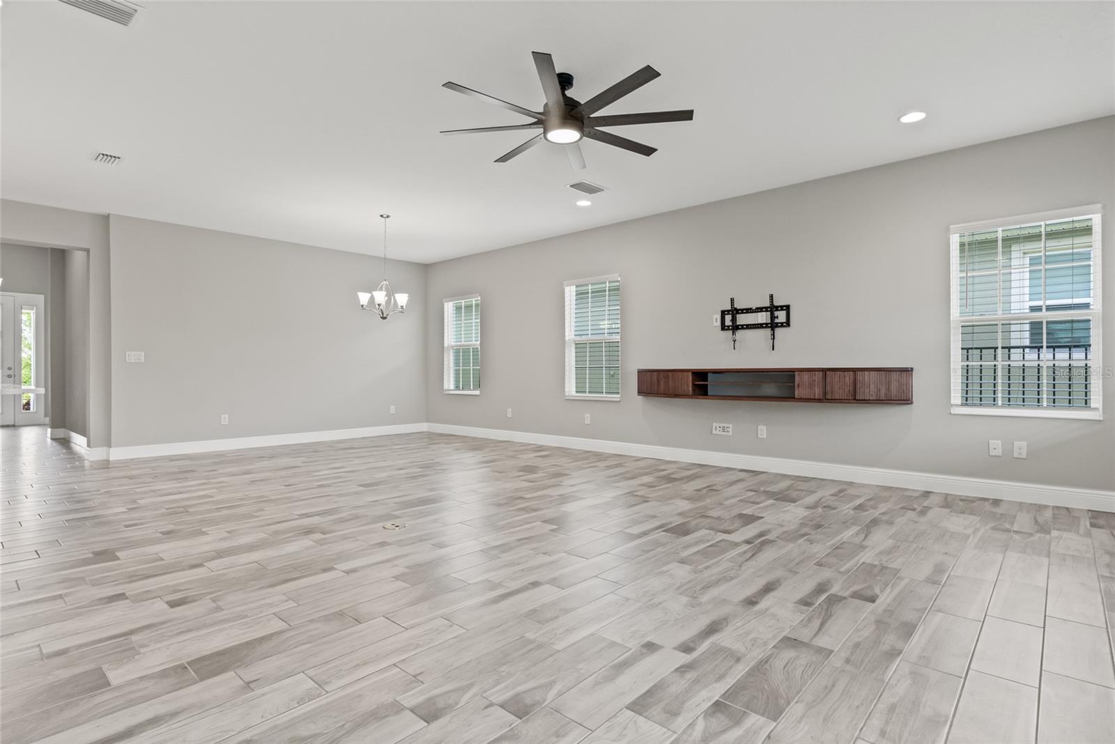 Image 11 of 60 For 5607 Limelight Drive