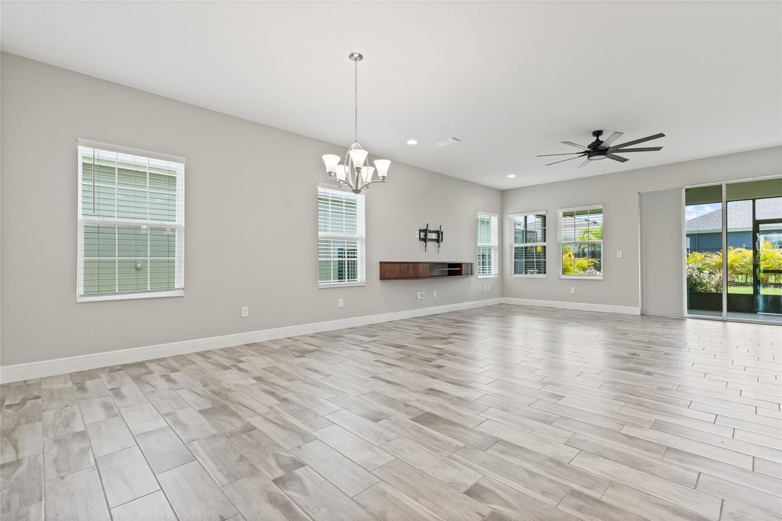 Image 6 of 60 For 5607 Limelight Drive