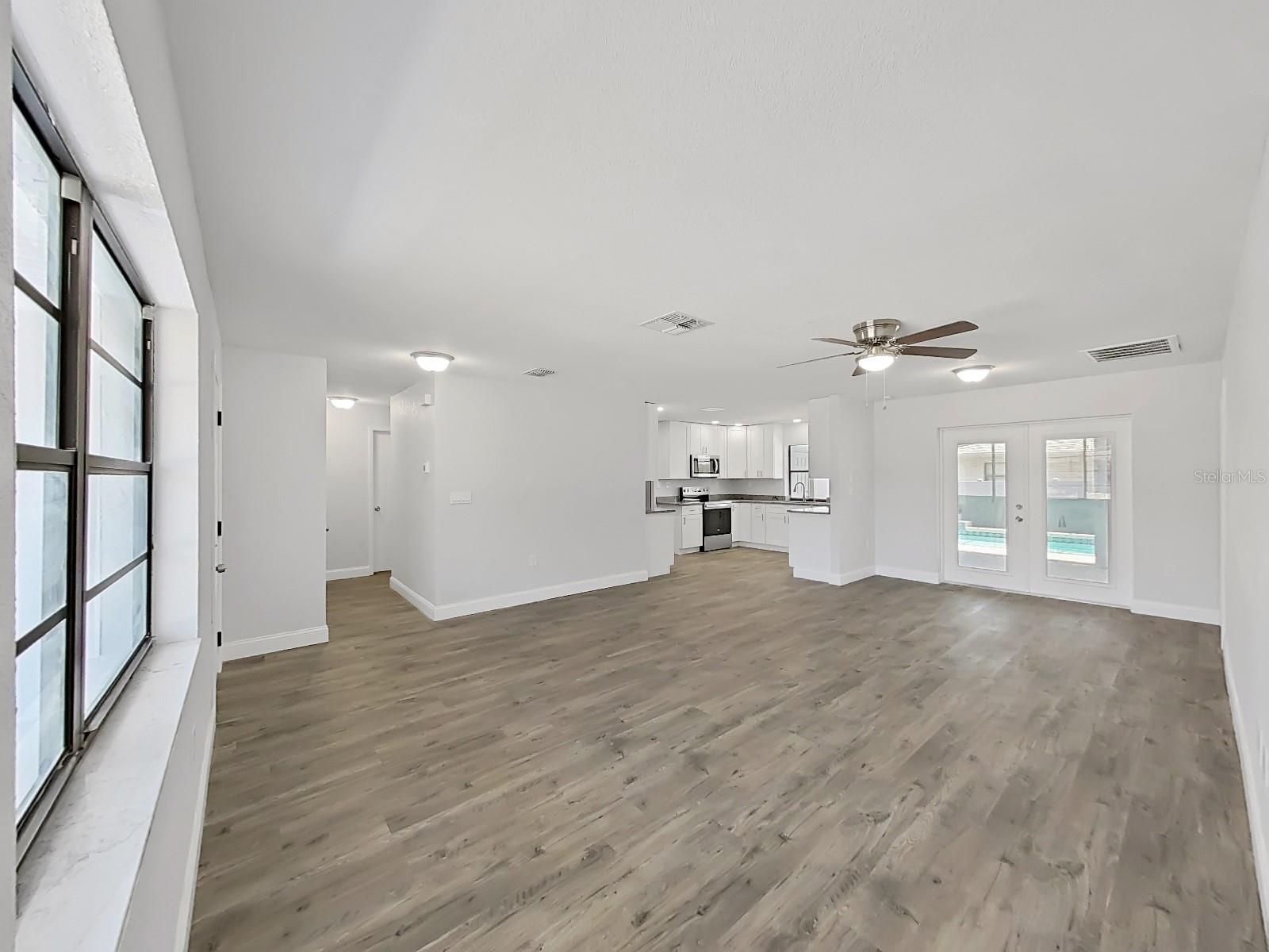 Image 10 of 51 For 4652 Swallowtail Drive