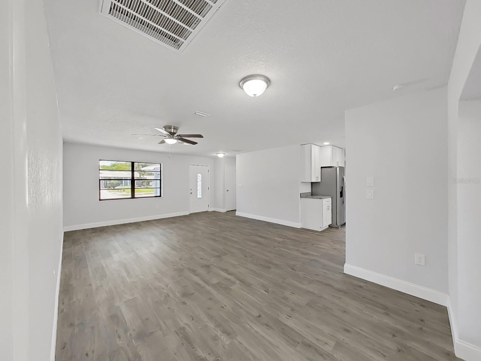 Image 11 of 51 For 4652 Swallowtail Drive