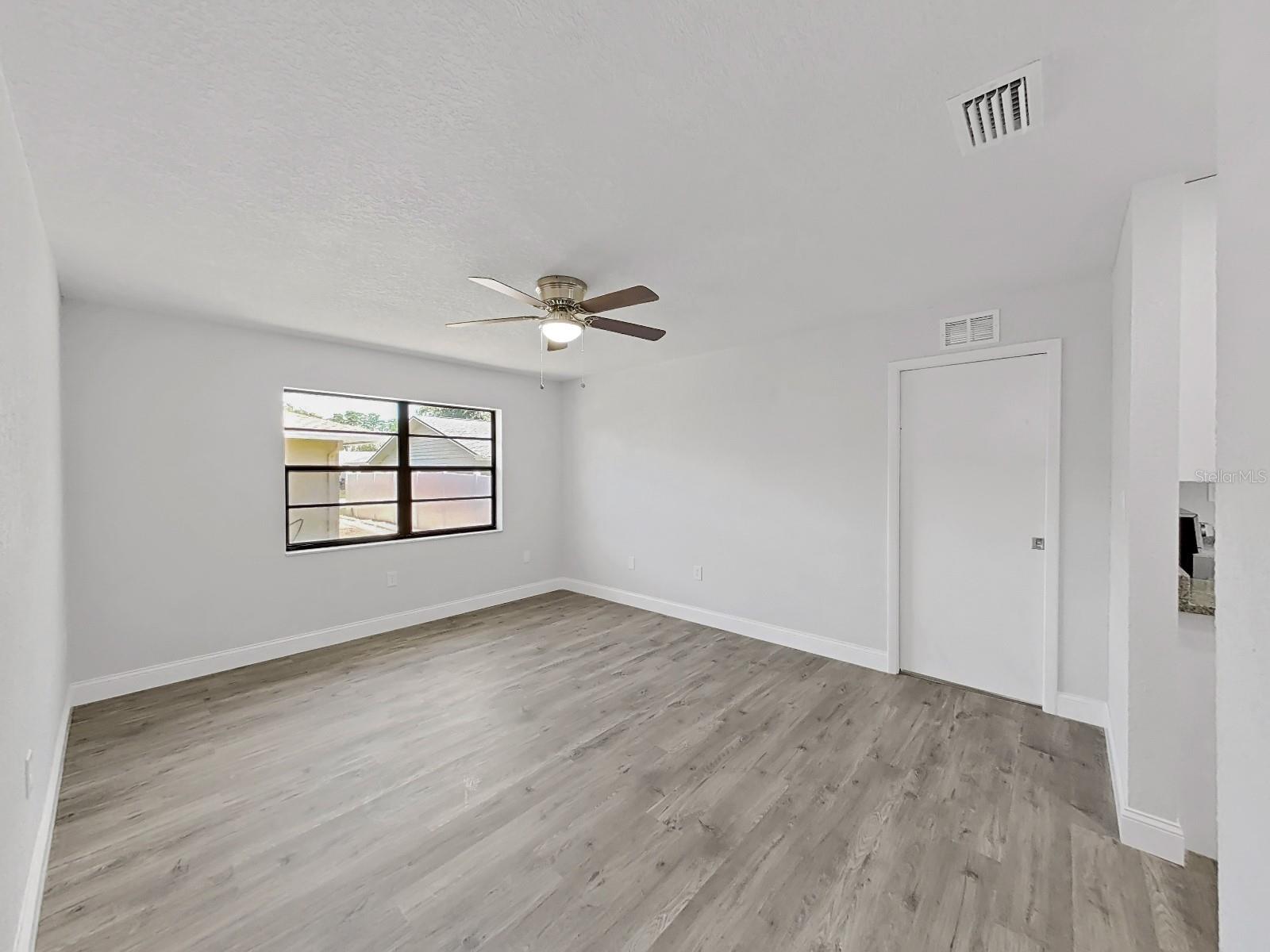 Image 19 of 51 For 4652 Swallowtail Drive