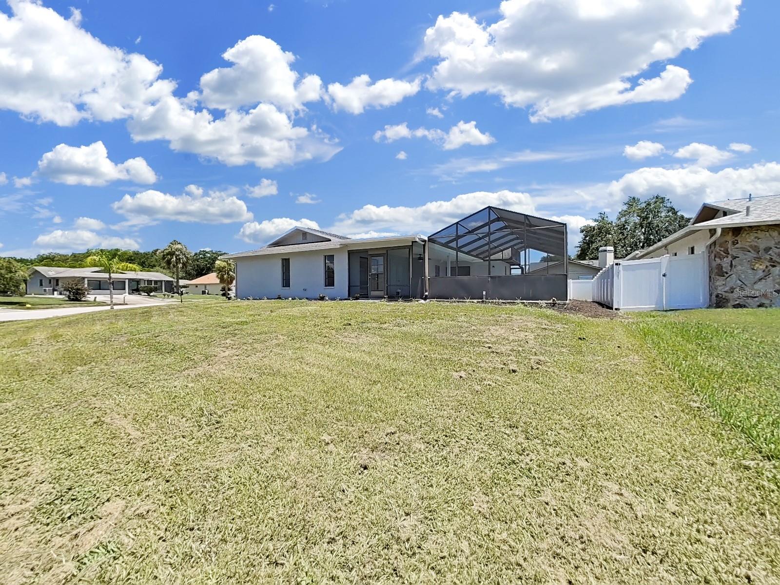 Image 6 of 51 For 4652 Swallowtail Drive