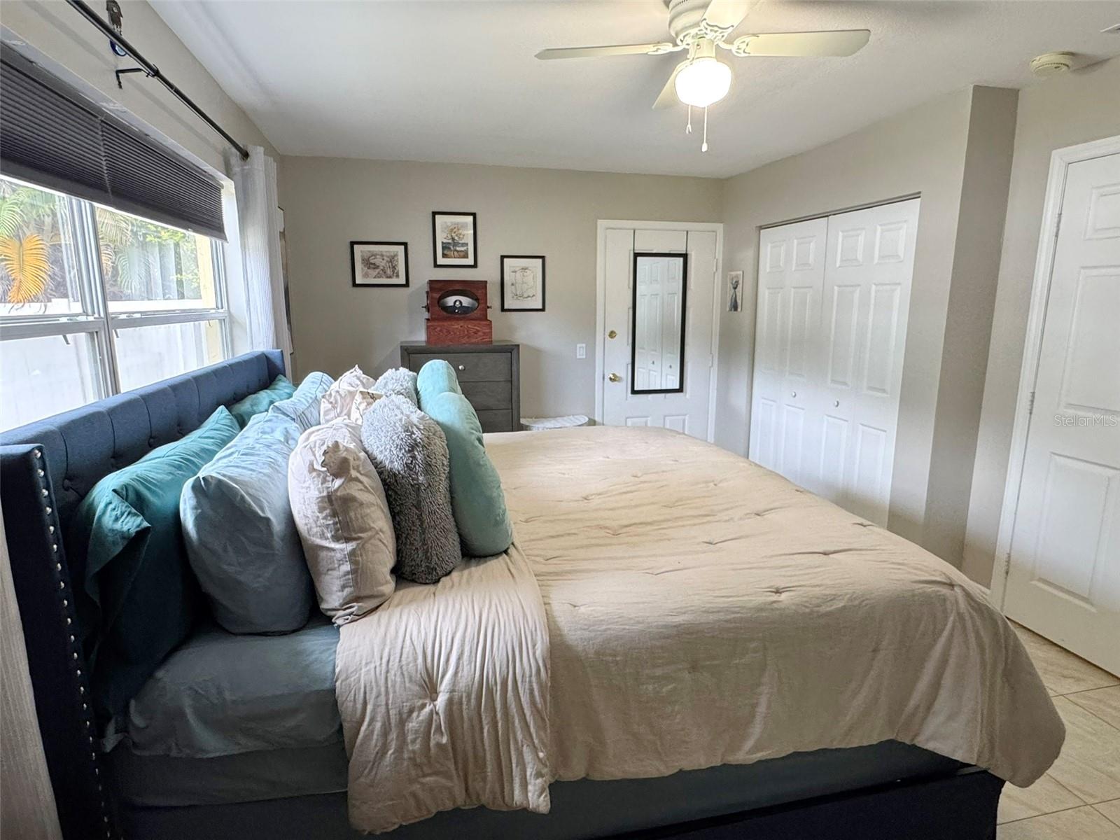 Image 12 of 33 For 4242 7th Avenue N