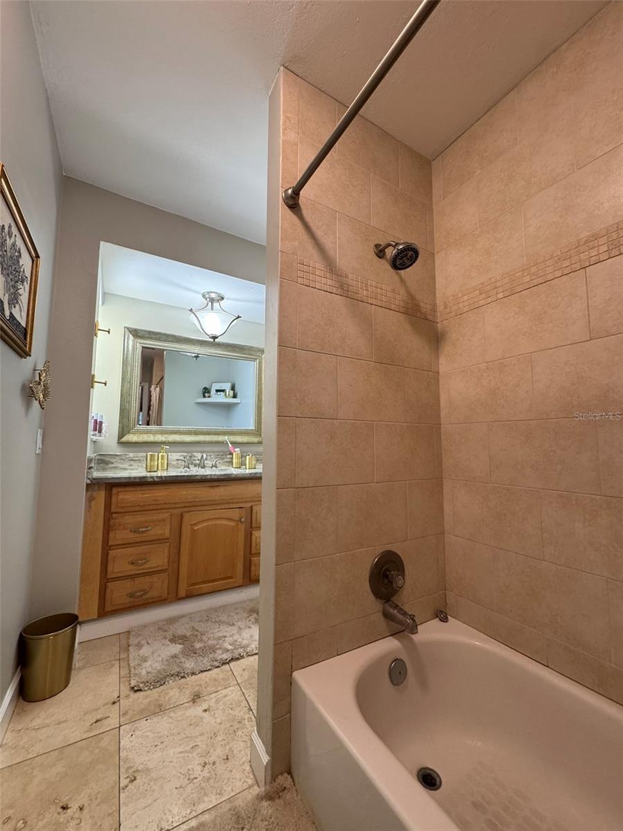 Image 15 of 33 For 4242 7th Avenue N