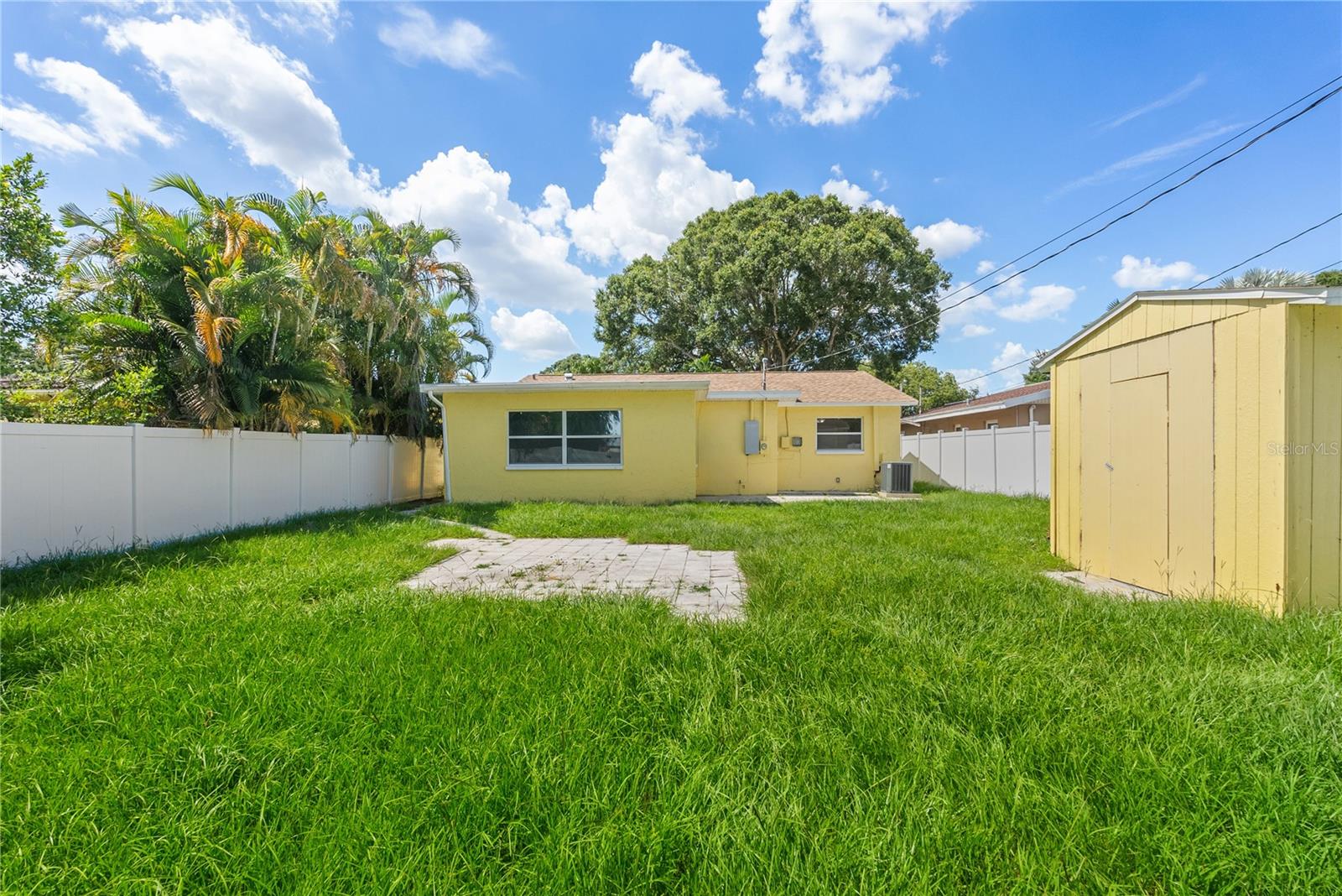 Image 28 of 33 For 4242 7th Avenue N