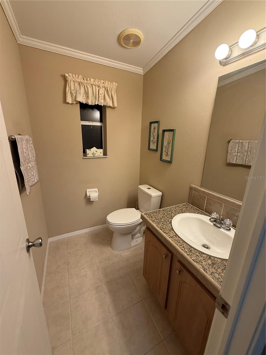Image 12 of 12 For 2055 Floral Avenue 233