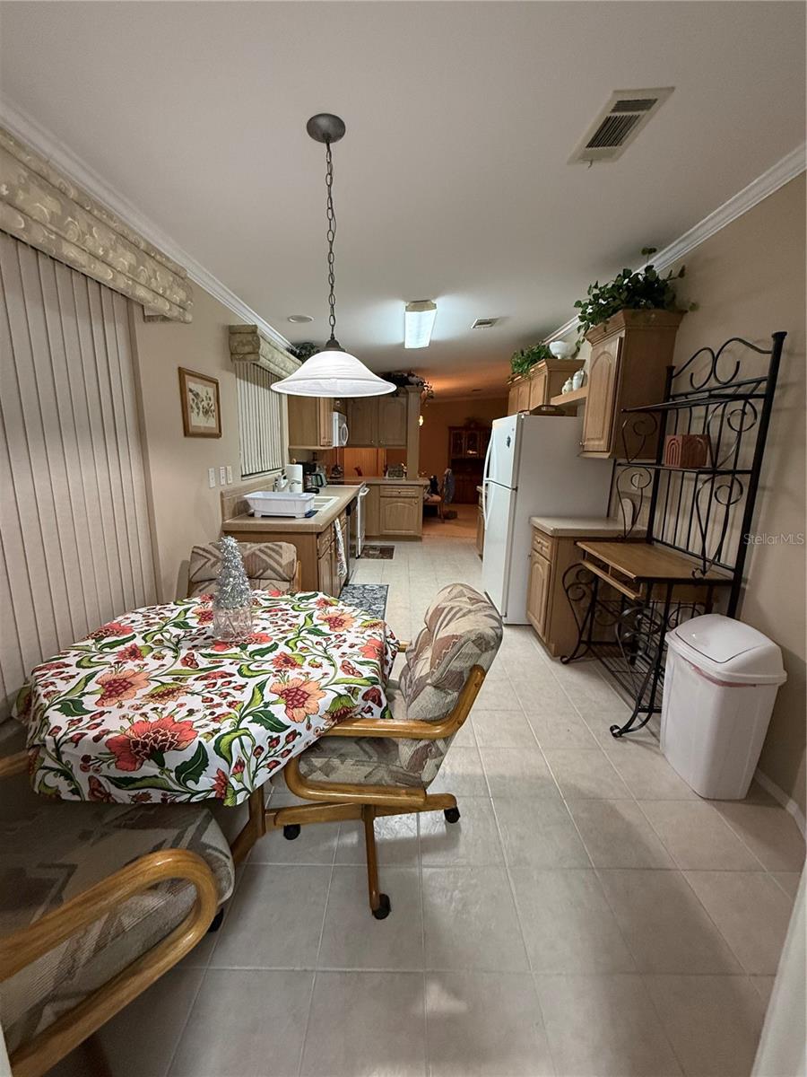 Image 7 of 12 For 2055 Floral Avenue 233