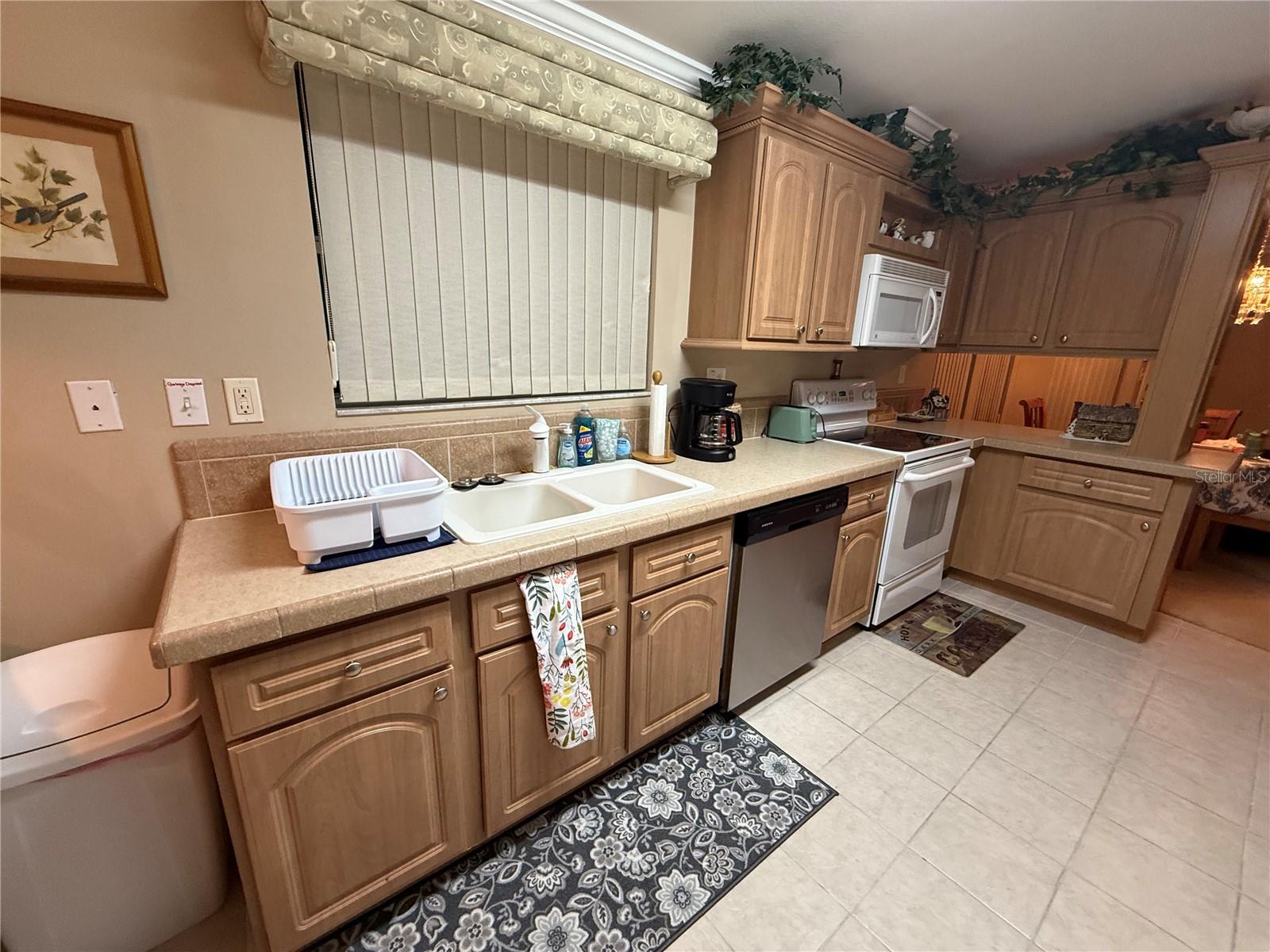 Image 8 of 12 For 2055 Floral Avenue 233