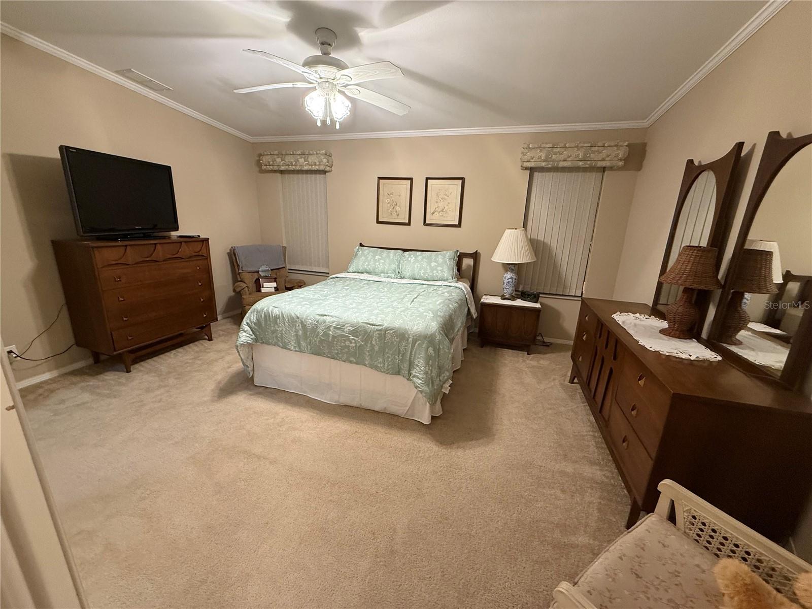 Image 9 of 12 For 2055 Floral Avenue 233