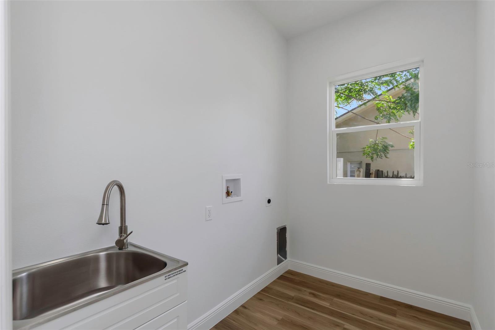 Image 31 of 50 For 1213 Lemon Street