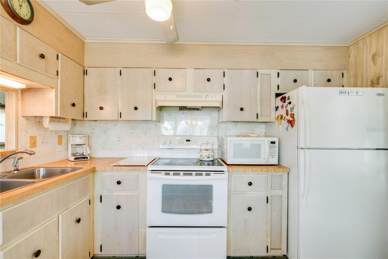 Image 10 of 45 For 37812 Valencia Avenue