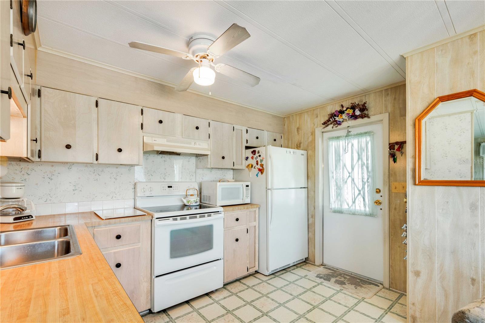 Image 8 of 45 For 37812 Valencia Avenue