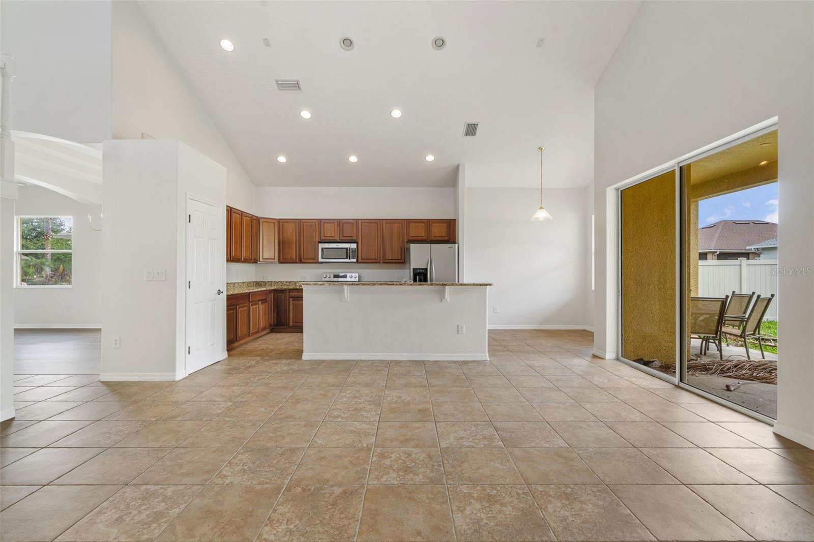 Listing photo id 10 for 3013 Silvermill Loop O