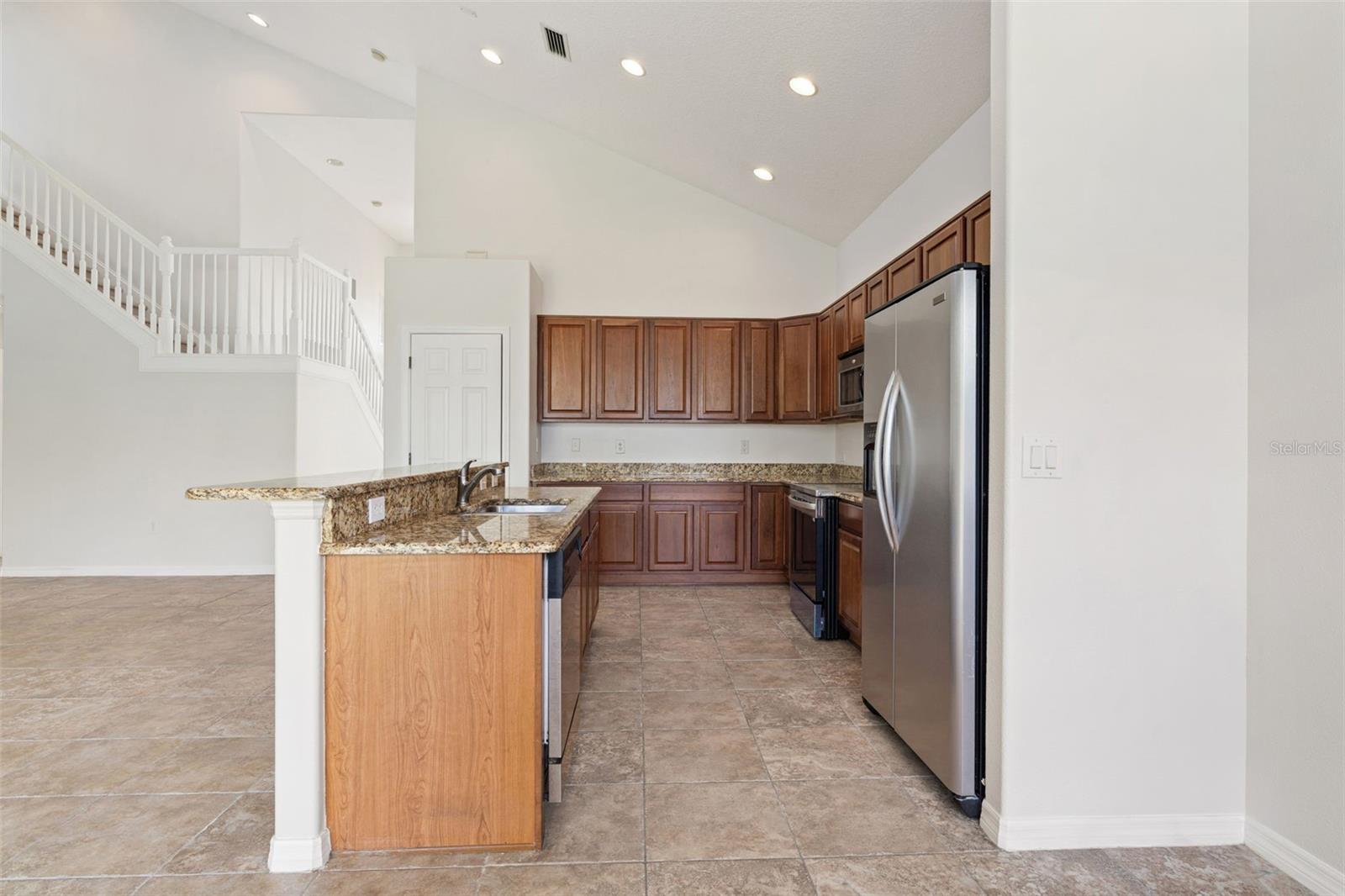 Listing photo id 12 for 3013 Silvermill Loop O