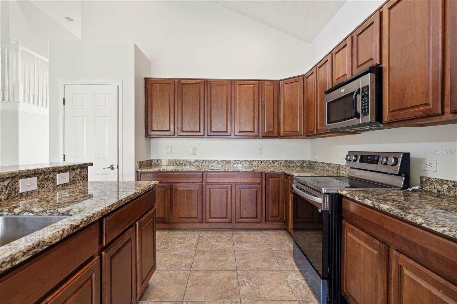 Listing photo id 13 for 3013 Silvermill Loop O