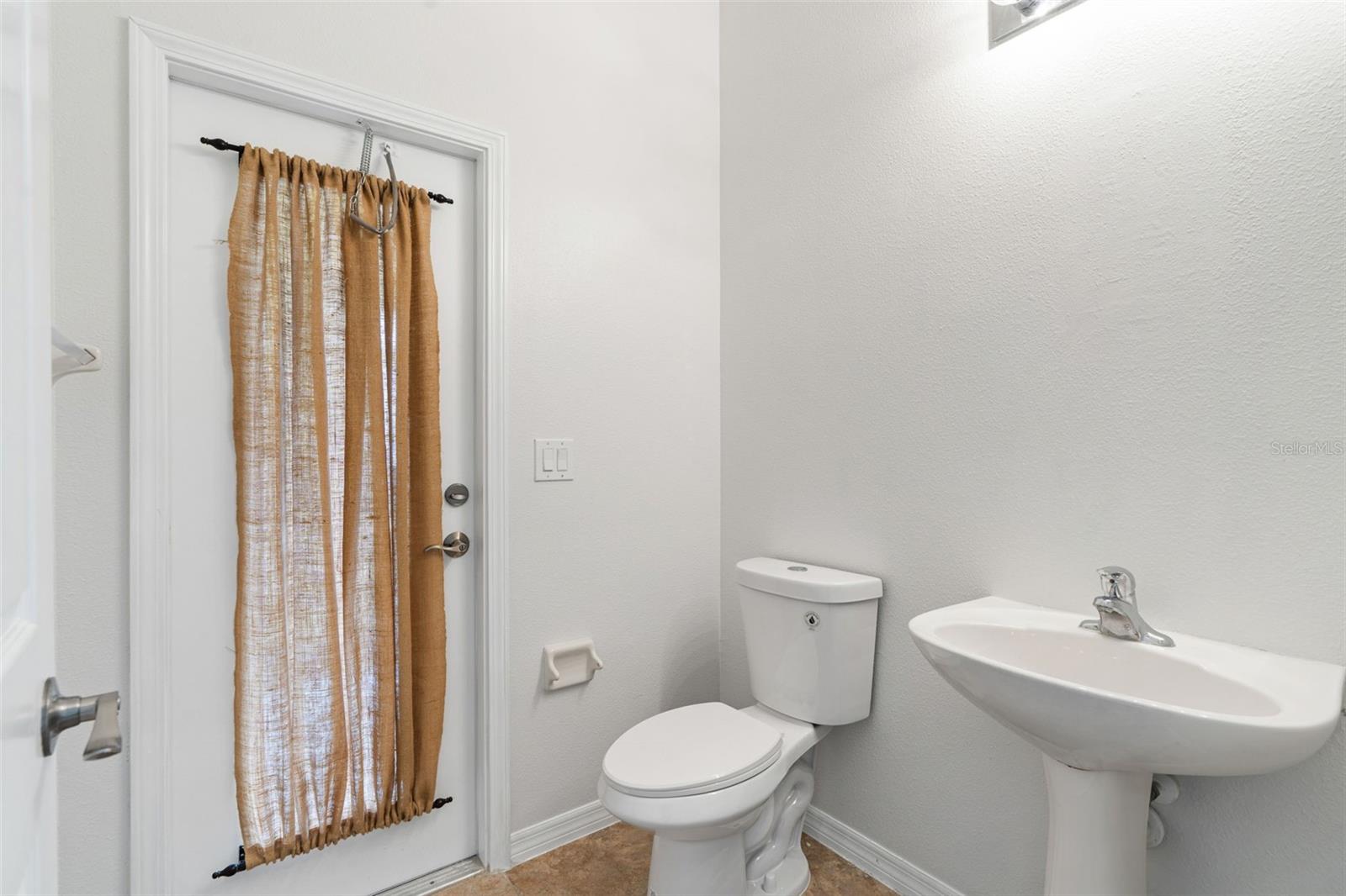 Listing photo id 15 for 3013 Silvermill Loop O