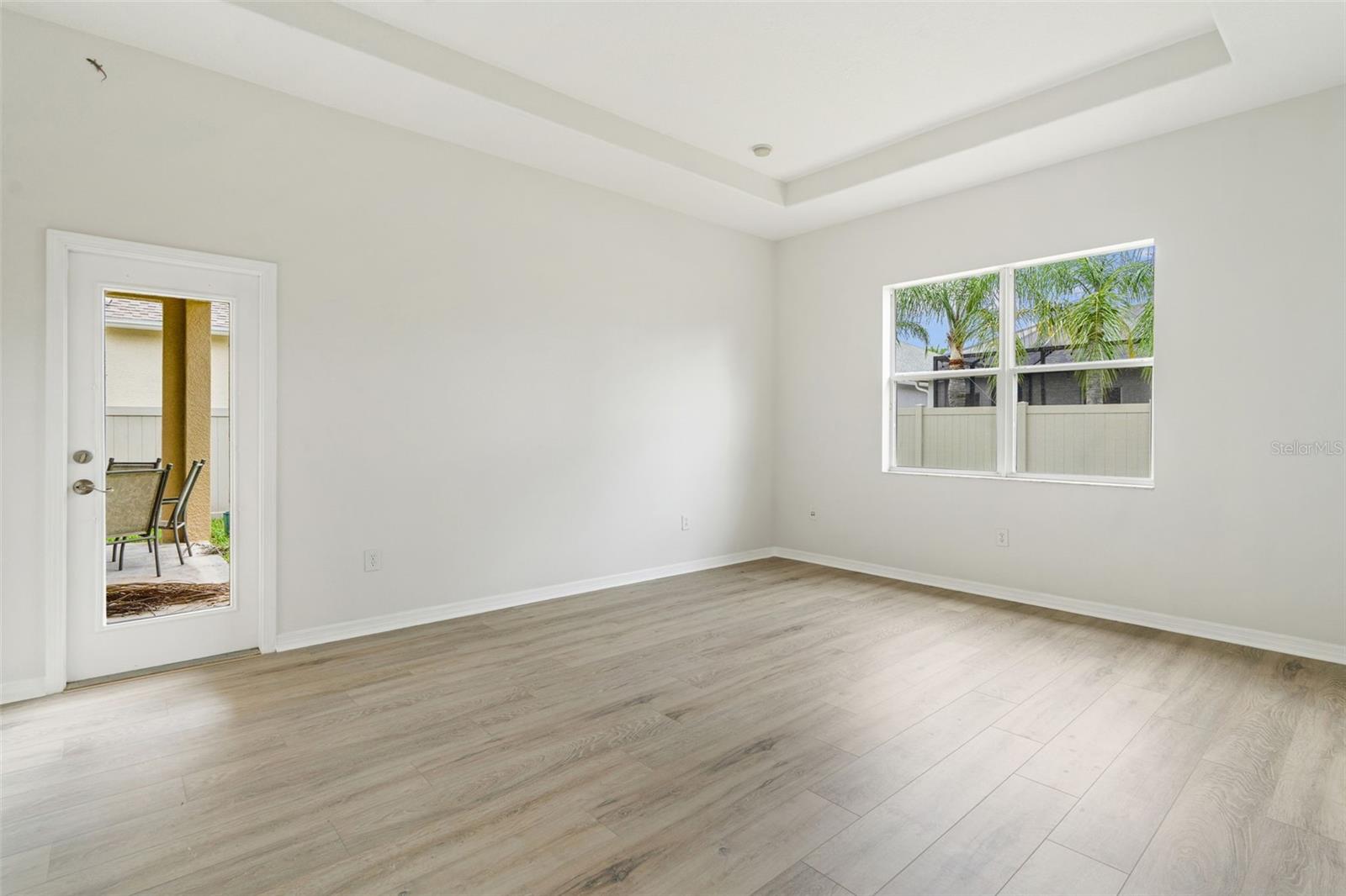Listing photo id 16 for 3013 Silvermill Loop O