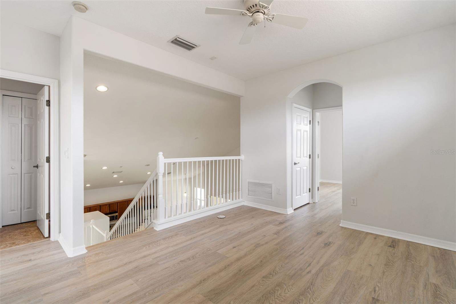 Listing photo id 22 for 3013 Silvermill Loop O