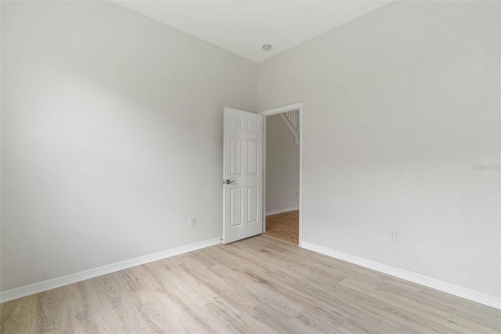Listing photo id 26 for 3013 Silvermill Loop O