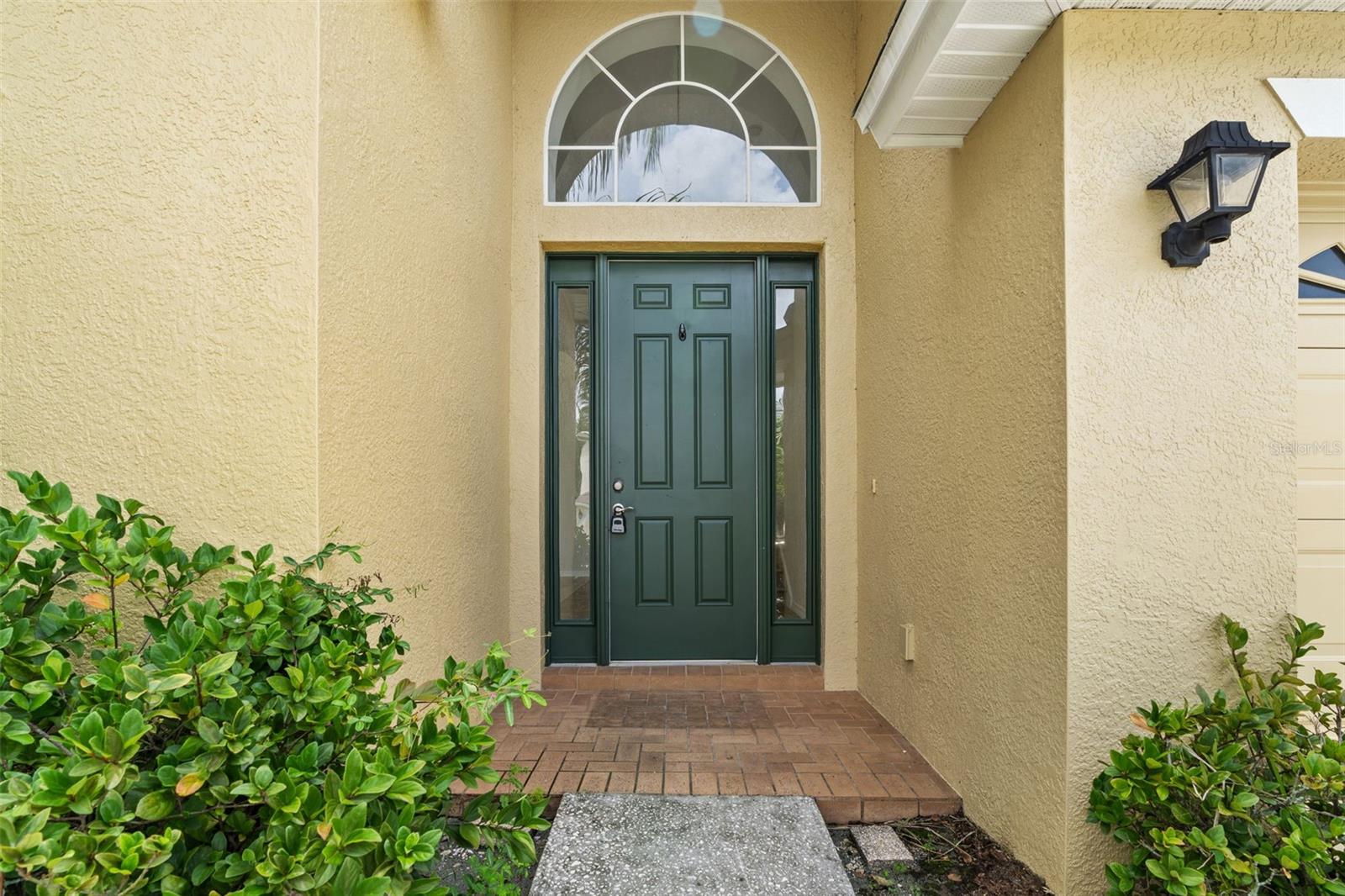 Listing photo id 1 for 3013 Silvermill Loop O