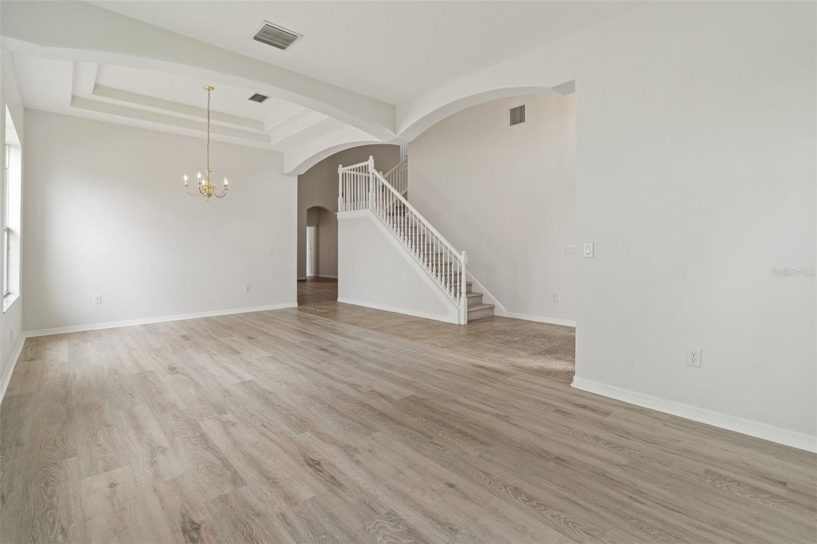 Listing photo id 5 for 3013 Silvermill Loop O