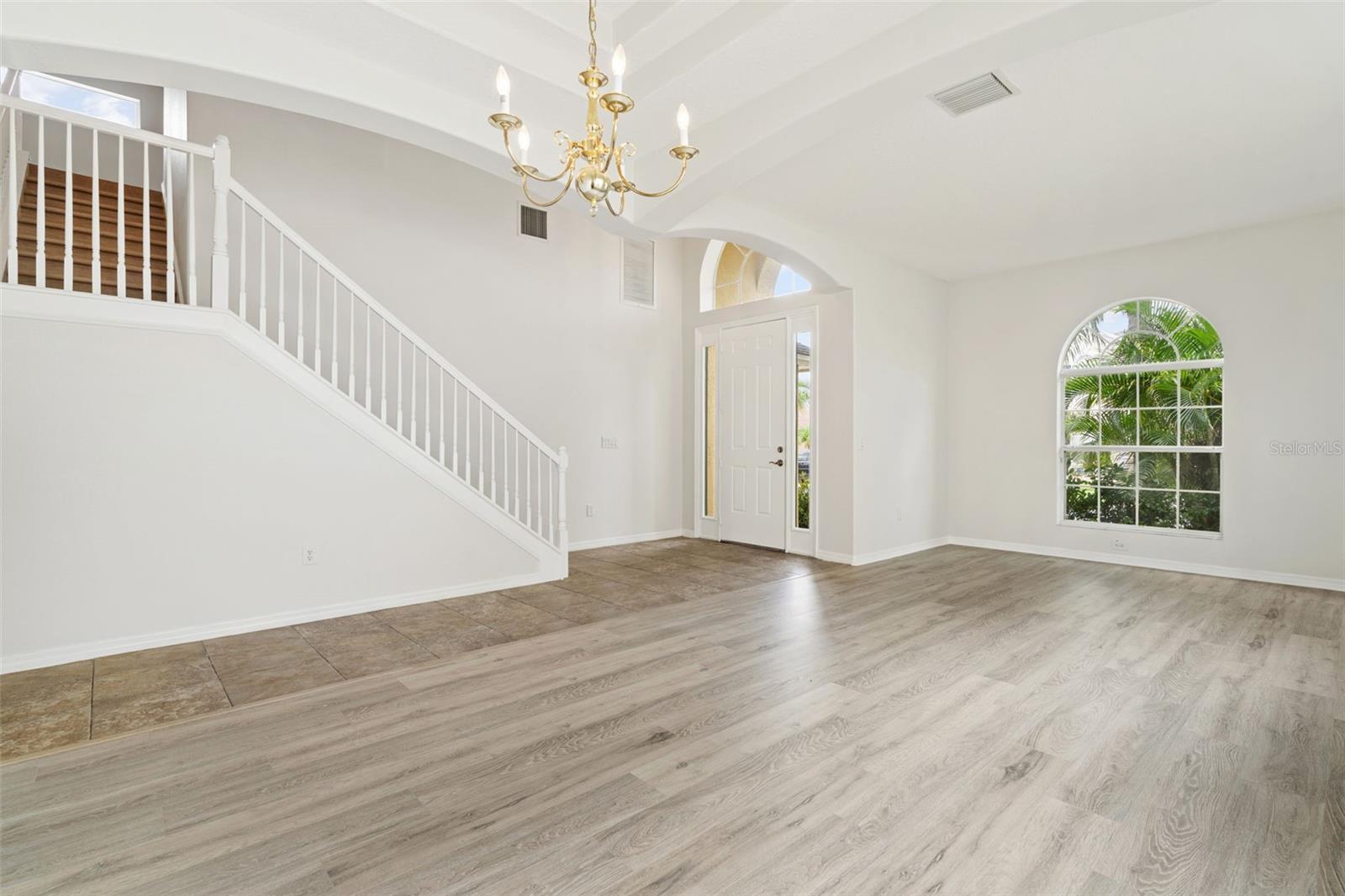 Listing photo id 6 for 3013 Silvermill Loop O