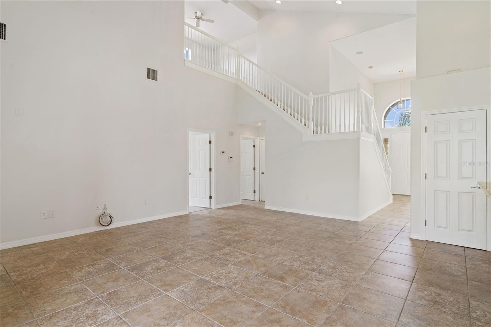 Listing photo id 7 for 3013 Silvermill Loop O