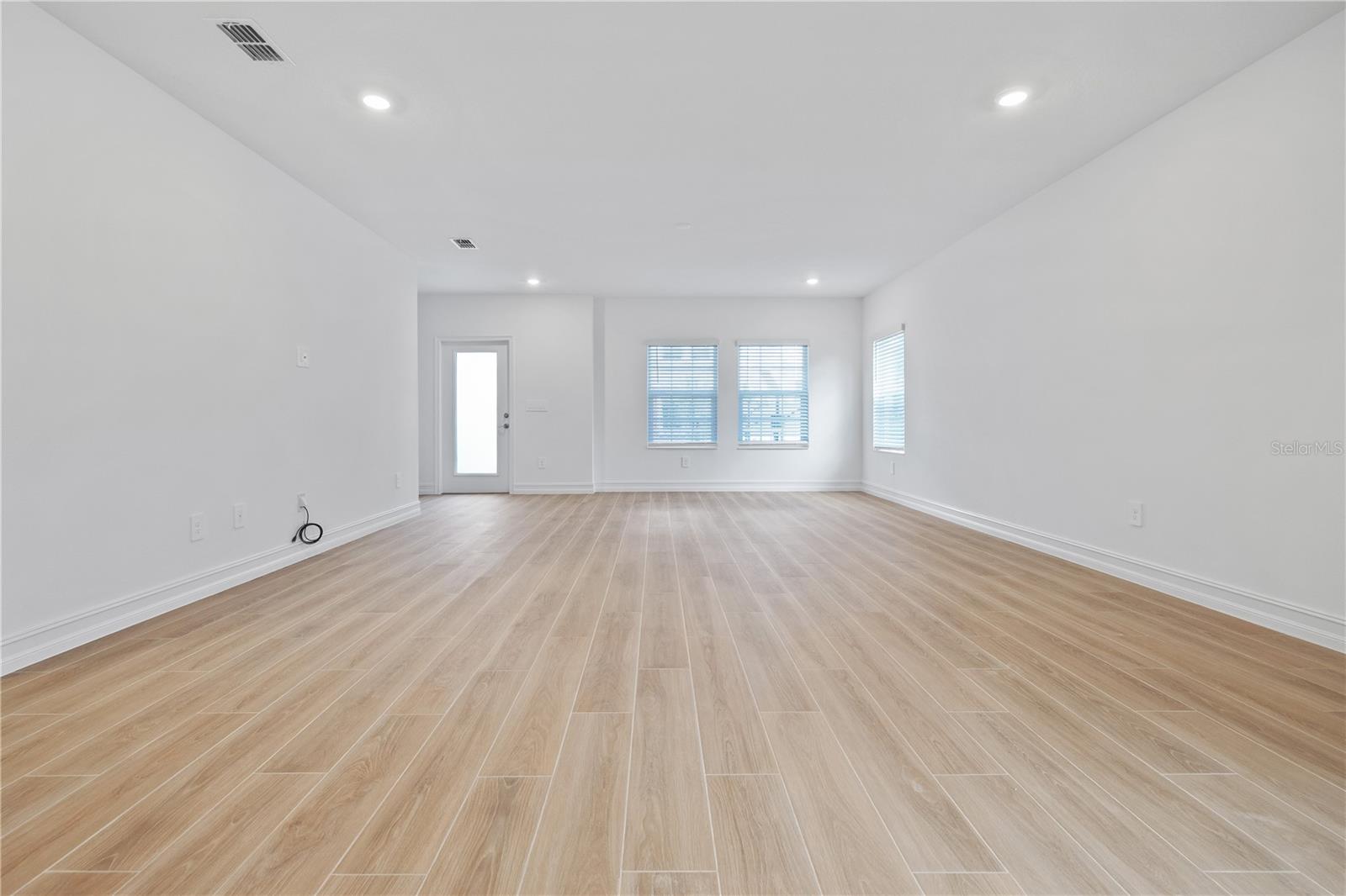 Image 10 of 35 For 4511 Manhattan Avenue 19