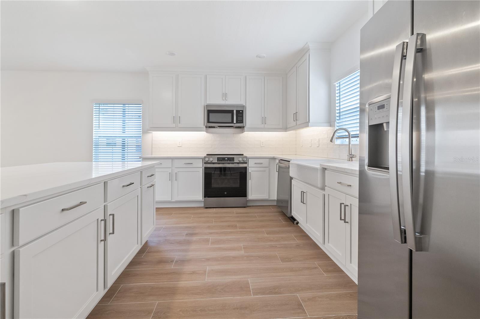 Image 11 of 35 For 4511 Manhattan Avenue 19