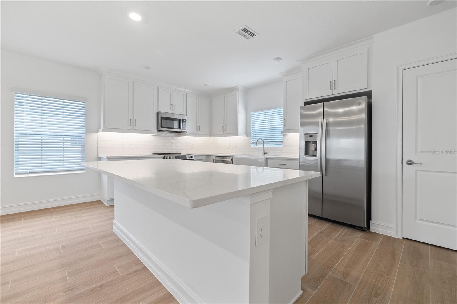 Image 13 of 35 For 4511 Manhattan Avenue 19