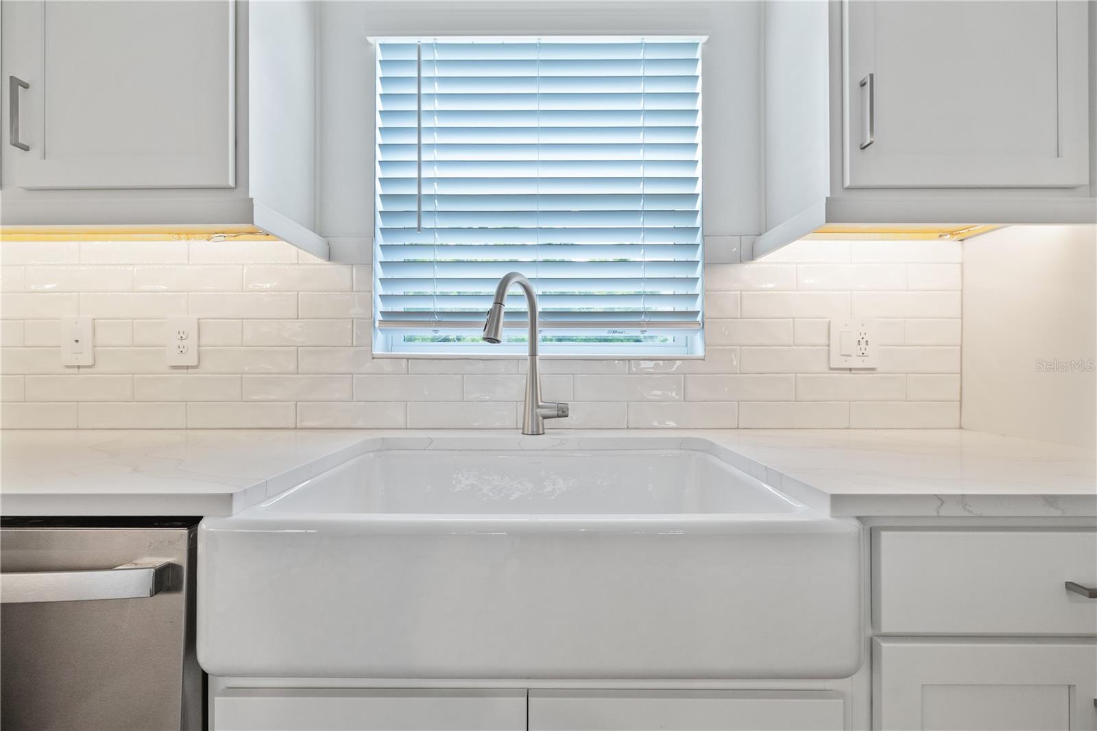 Image 15 of 35 For 4511 Manhattan Avenue 19