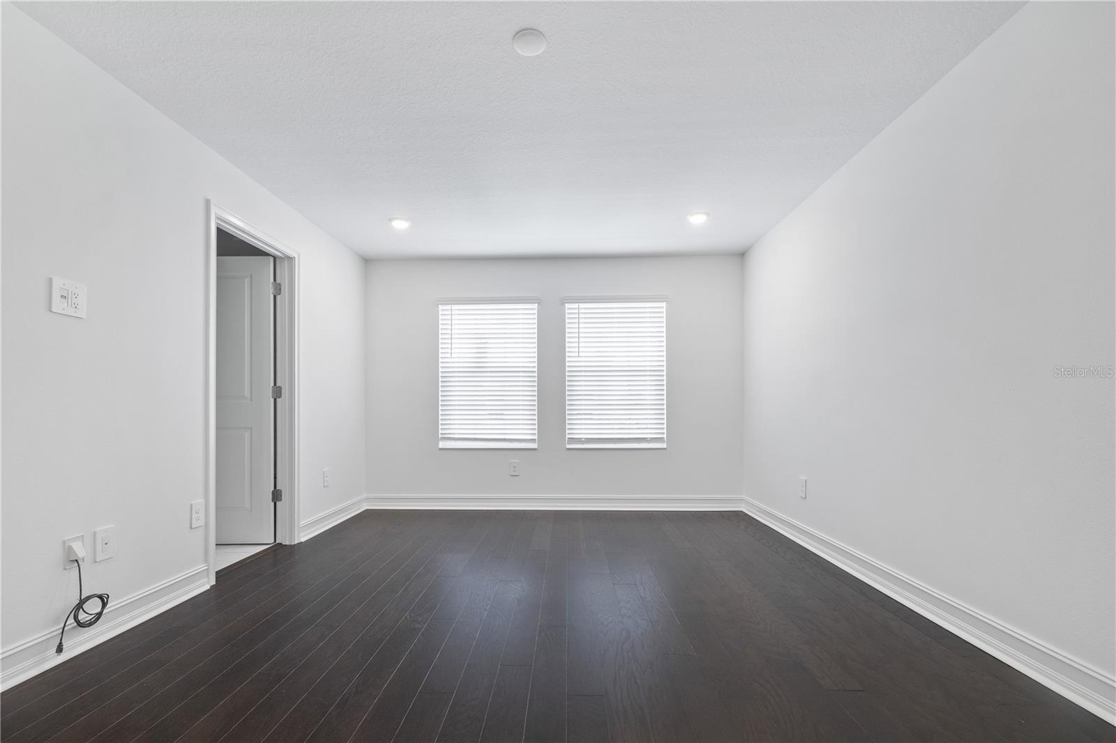 Image 21 of 35 For 4511 Manhattan Avenue 19