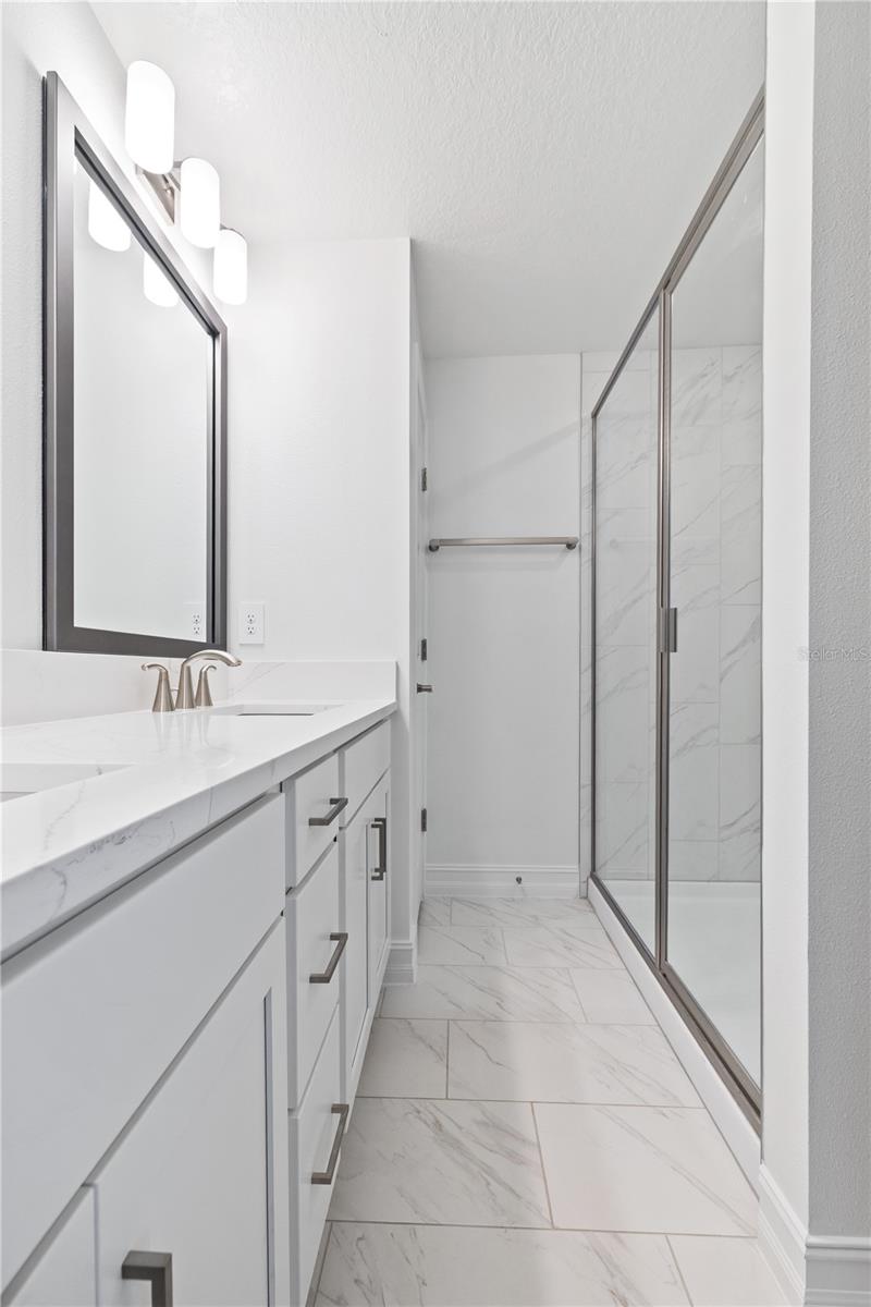 Image 23 of 35 For 4511 Manhattan Avenue 19