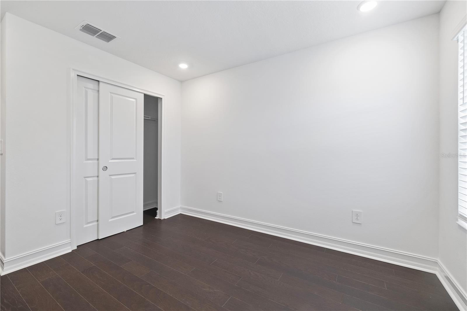 Image 25 of 35 For 4511 Manhattan Avenue 19