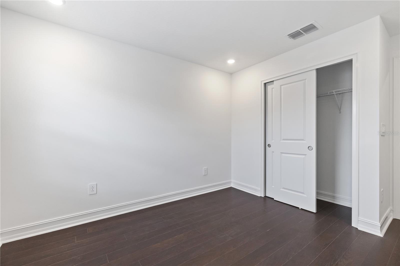 Image 28 of 35 For 4511 Manhattan Avenue 19