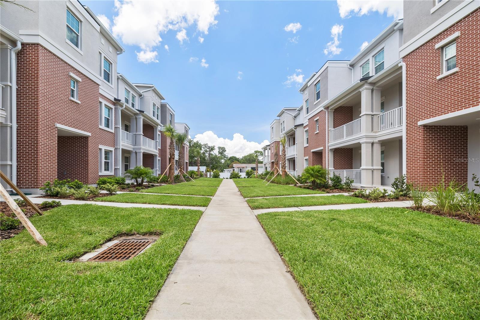 Image 3 of 35 For 4511 Manhattan Avenue 19