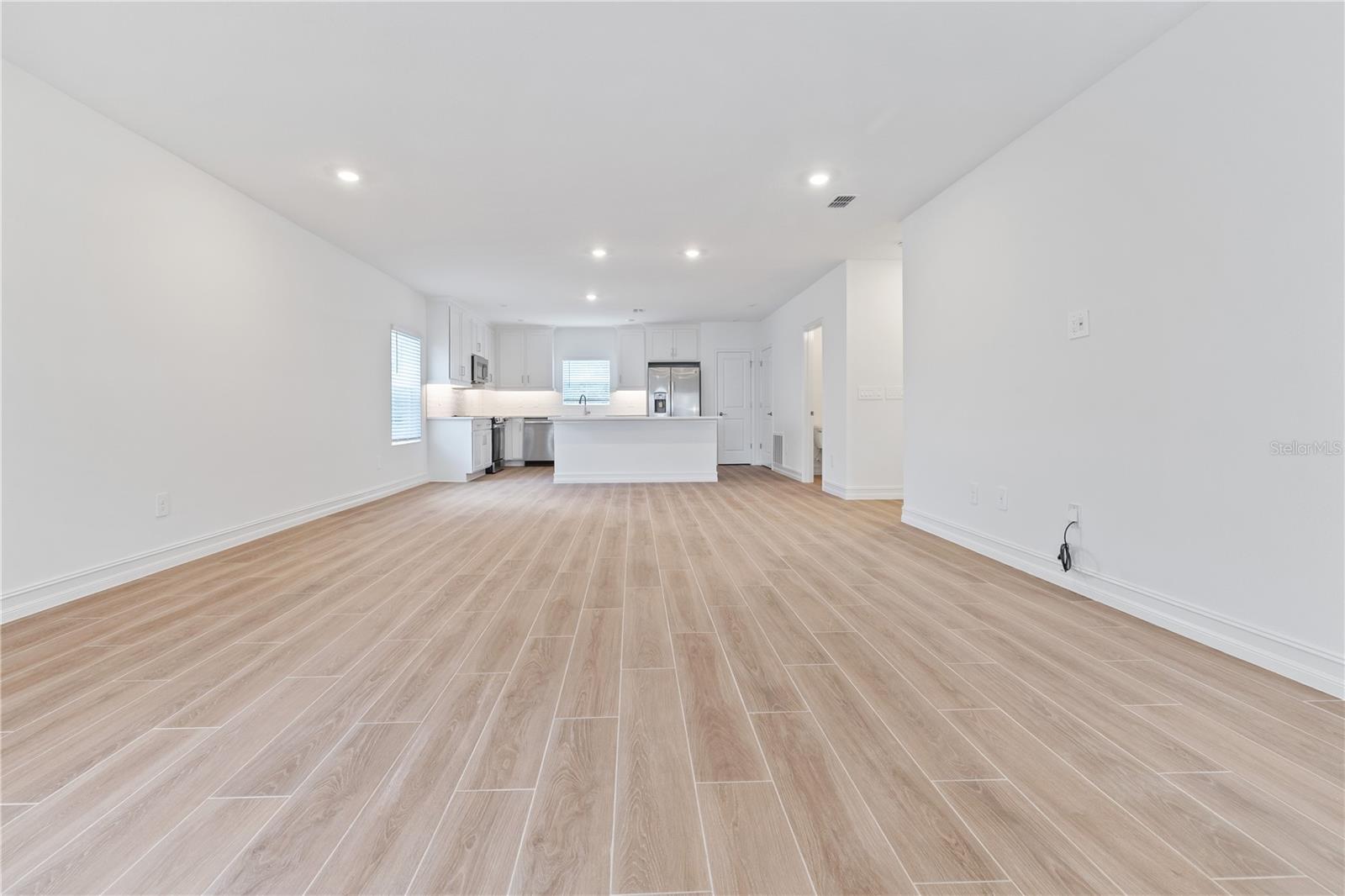Image 9 of 35 For 4511 Manhattan Avenue 19