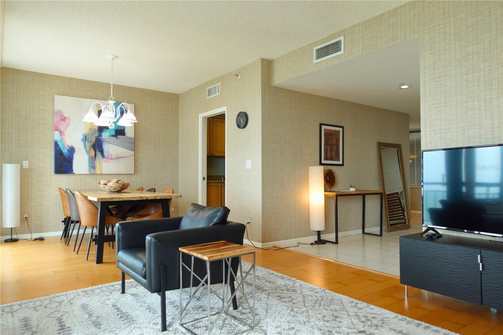 Image 18 of 70 For 1540 Gulf Boulevard 1106
