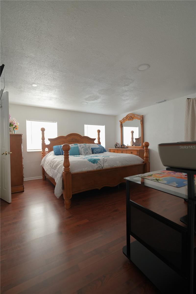 Image 18 of 38 For 2108 Comanche Avenue