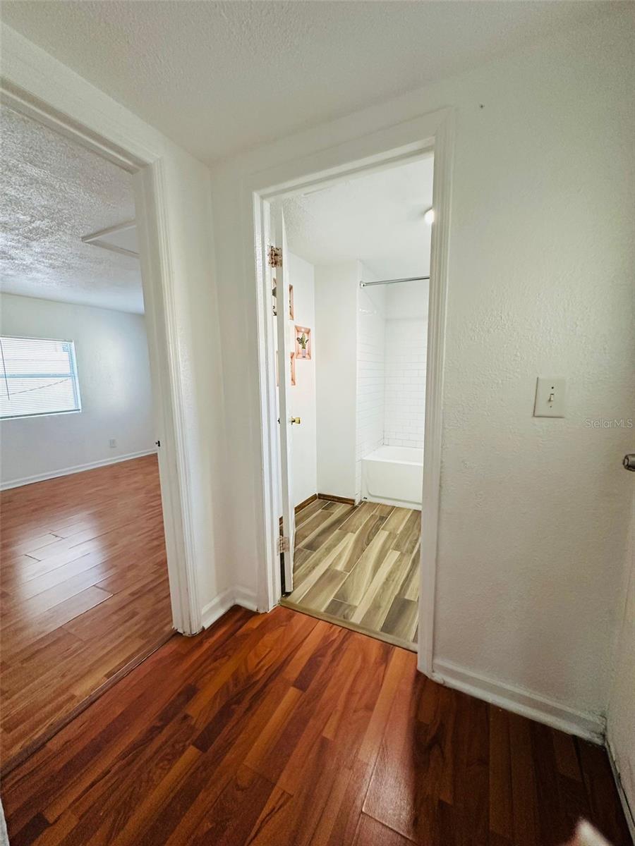 Image 29 of 38 For 2108 Comanche Avenue